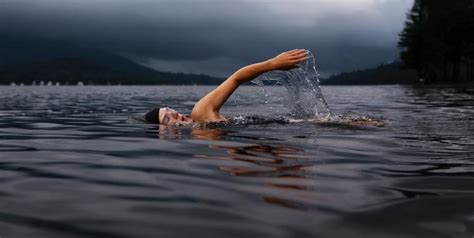 Yüzme Sporunda Başarılı Olmanın Yolları: Teknikler ve Antrenman Önerileri